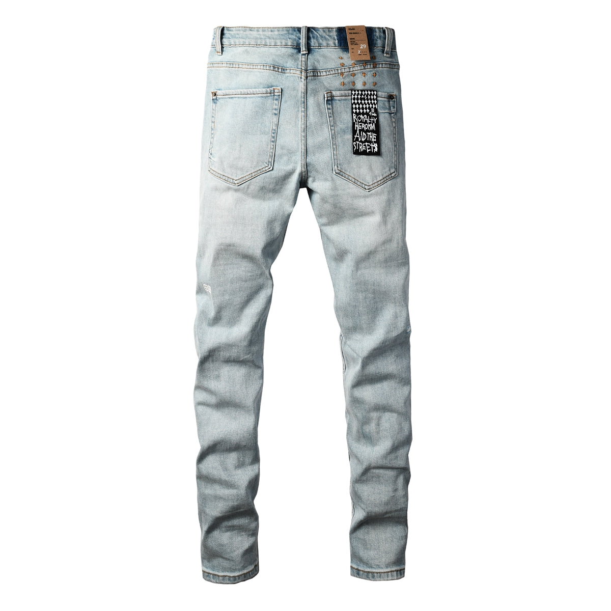 Jeans streetwear para hombre lavados azul claro con detalles mínimos desgastados y parche gráfico 3031