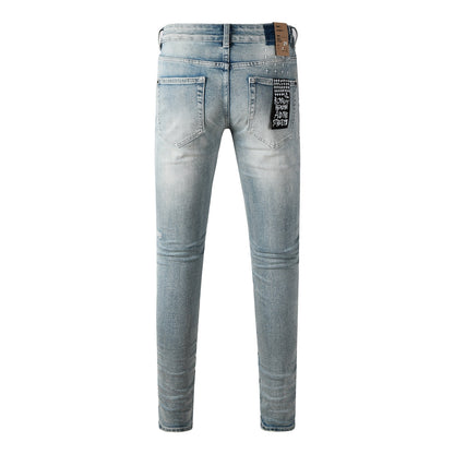 Vaqueros Streetwear para Hombre Azul Claro Lavado con Estilo Limpio y Parche Gráfico en el Bolsillo Trasero 3032
